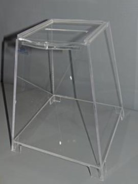 Urna piramidal em acrílico